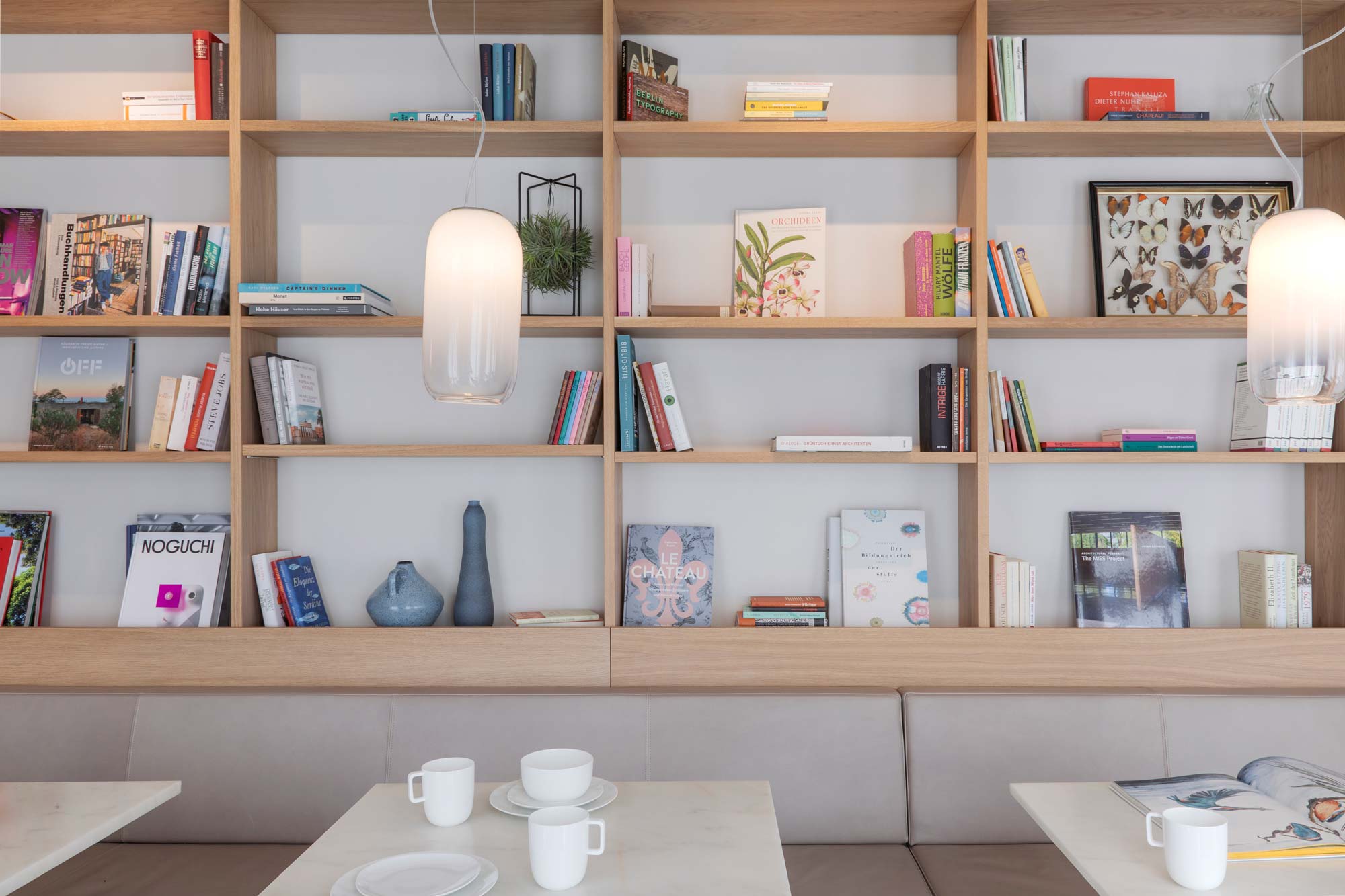Wilmina Hotel 5 Library